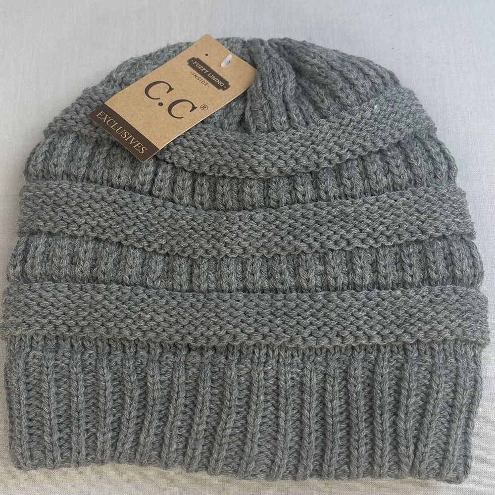 C.C. Womens Beanie Winter Gray  Knit Hat Unisize NEW‎ Fuzzy Lining